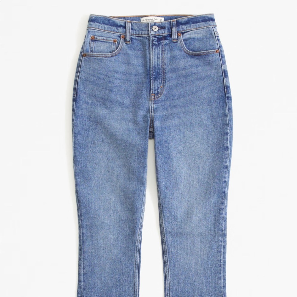 Abercrombie Curve Love Ultra High Rise 90s Slim Straight Jean